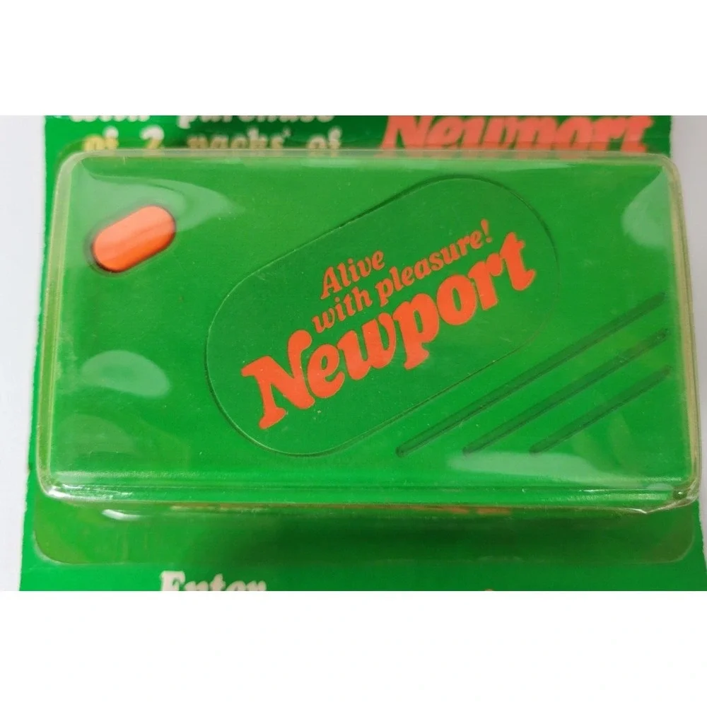 Vintage NIP Newport Cigarettes Camera Free Giveaway Advertising‎ 1988